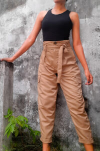 Volta - Cargo Pant is high waist with two side pockets and separate fabric belt