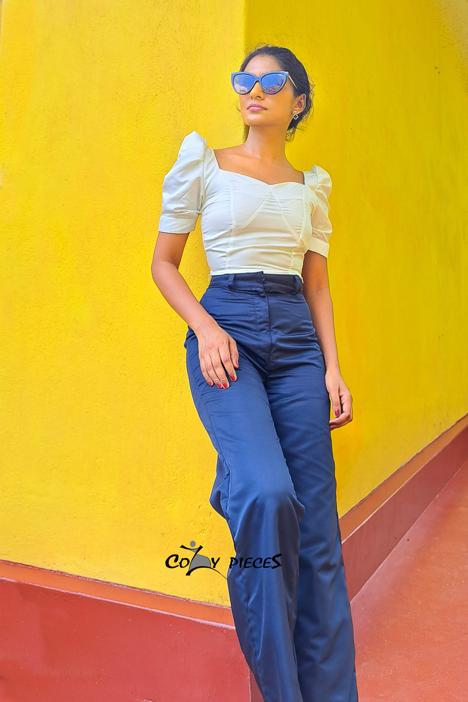 Ela - Wide Leg Pant is high waisted and available in Off white , Black and navy Blue